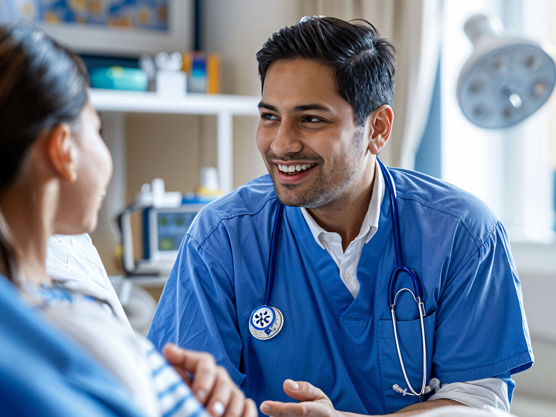 Male doctor talking to patient. Image by freepik